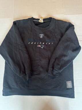 Vintage Reebok NFL Classic New England Patriots Equipment Sweatshirt Size Medium